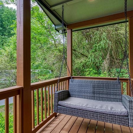 Great Location - Hot Tub - Dog Friendly Villa Sevierville Buitenkant foto
