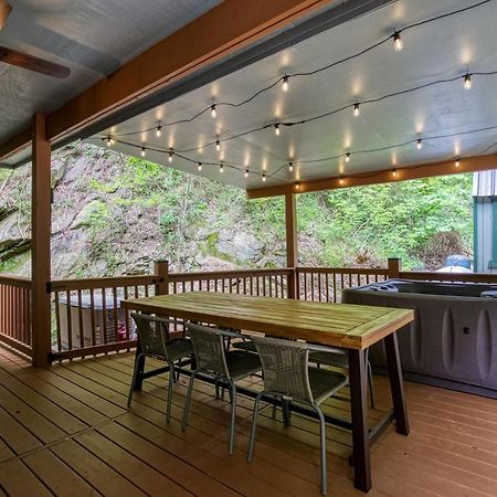 Great Location - Hot Tub - Dog Friendly Villa Sevierville Buitenkant foto