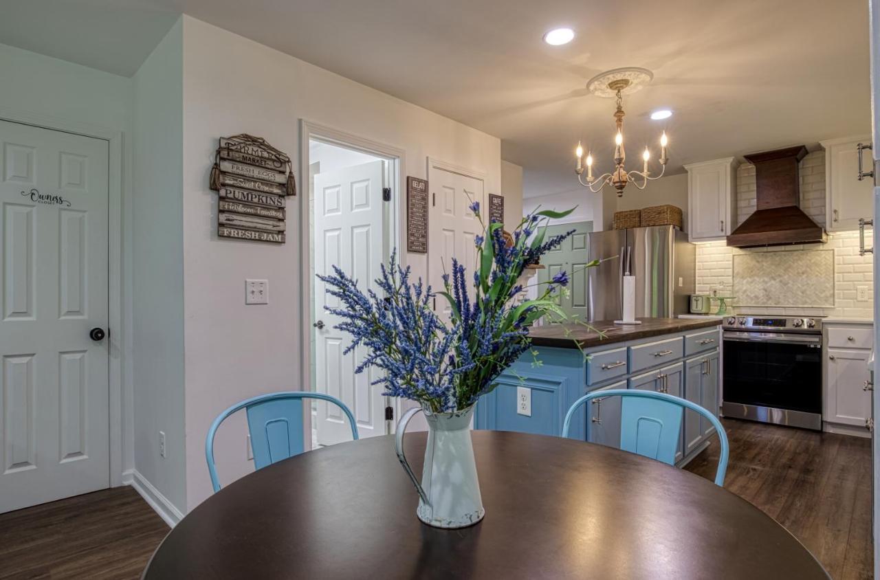 Great Location - Hot Tub - Dog Friendly Villa Sevierville Buitenkant foto