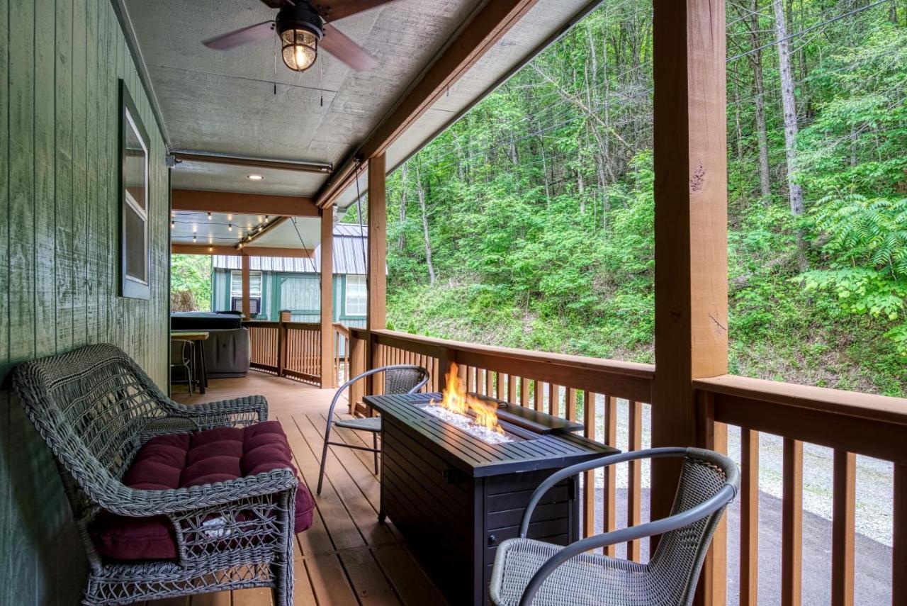 Great Location - Hot Tub - Dog Friendly Villa Sevierville Buitenkant foto